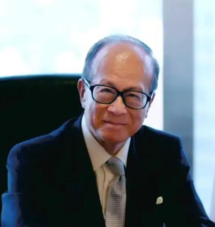 李嘉诚喊冤了：
我问心无愧

最近李嘉诚突然出来说问心无愧，
话里话外透着委屈。