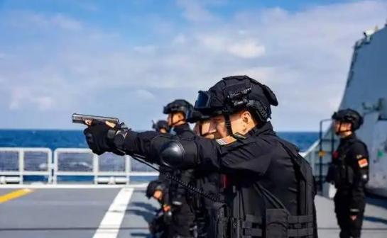 面对一次次的挑衅，中国为什么还不动手？很多人憋着一口气，甚至觉得窝囊。但我要告诉