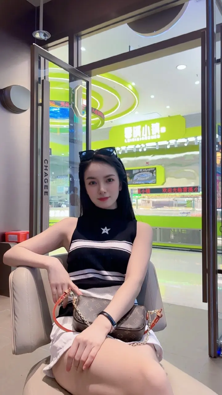 人这一生，匆匆而过，若说真有所图，也不过是一份温暖和惦记。㊗️天下有情...