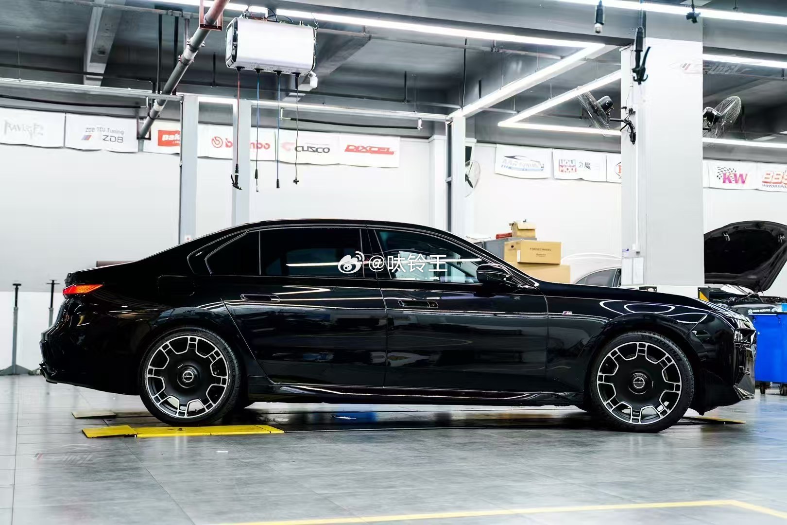 宝马新7系 大鼻孔 大饼轮毂 🤩TLFW 𝐅𝐎𝐑𝐆𝐄𝐃 BMW G