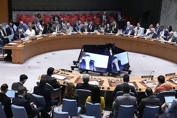 【安理会紧急审议美对伊空袭 中俄等国严正关切美方行动合法性】6月22日，联合国安