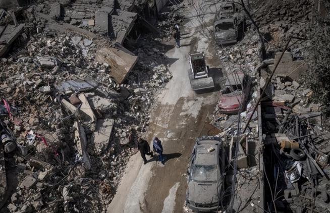 中东这出大戏，真是演得越来越扎心，也越来越现实了。



就在3月18号，沙特、