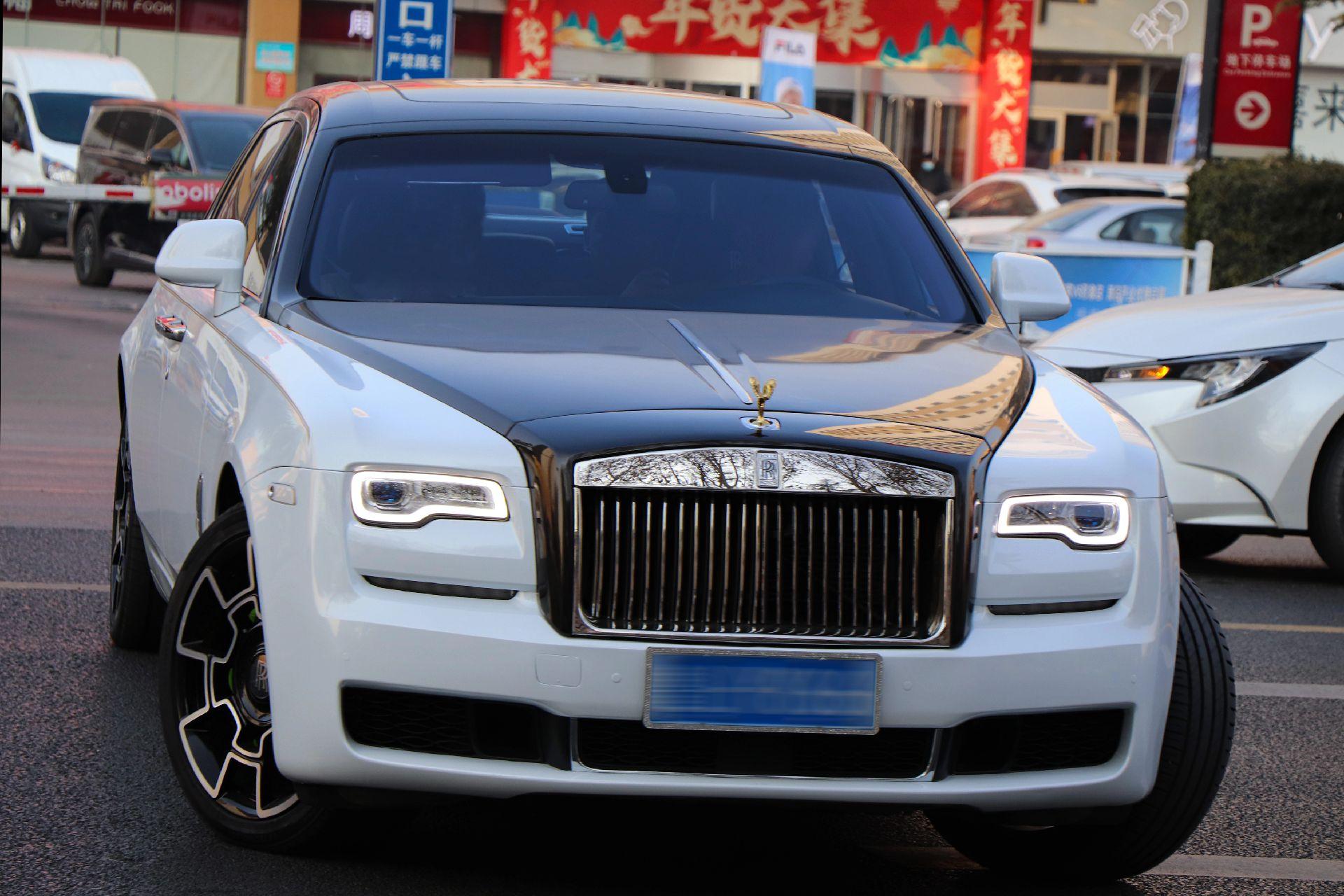 今日寿光汽车街拍，第一次在寿光见到二代劳斯莱斯古思特，非常顶级