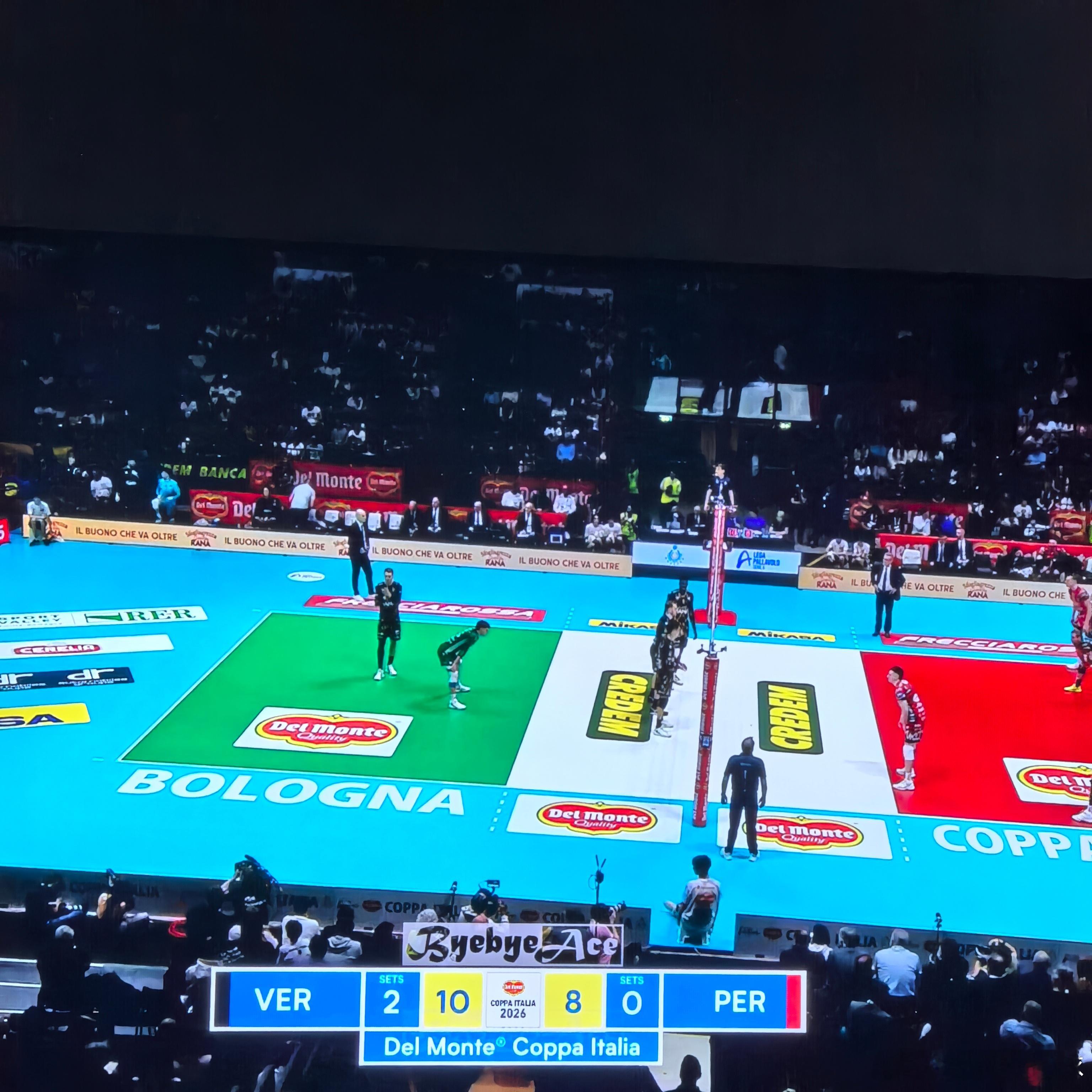 维罗纳有点打疯的感觉，防守反击各种抓，发球也有，照这个节奏，一会儿可以顺利去看苏