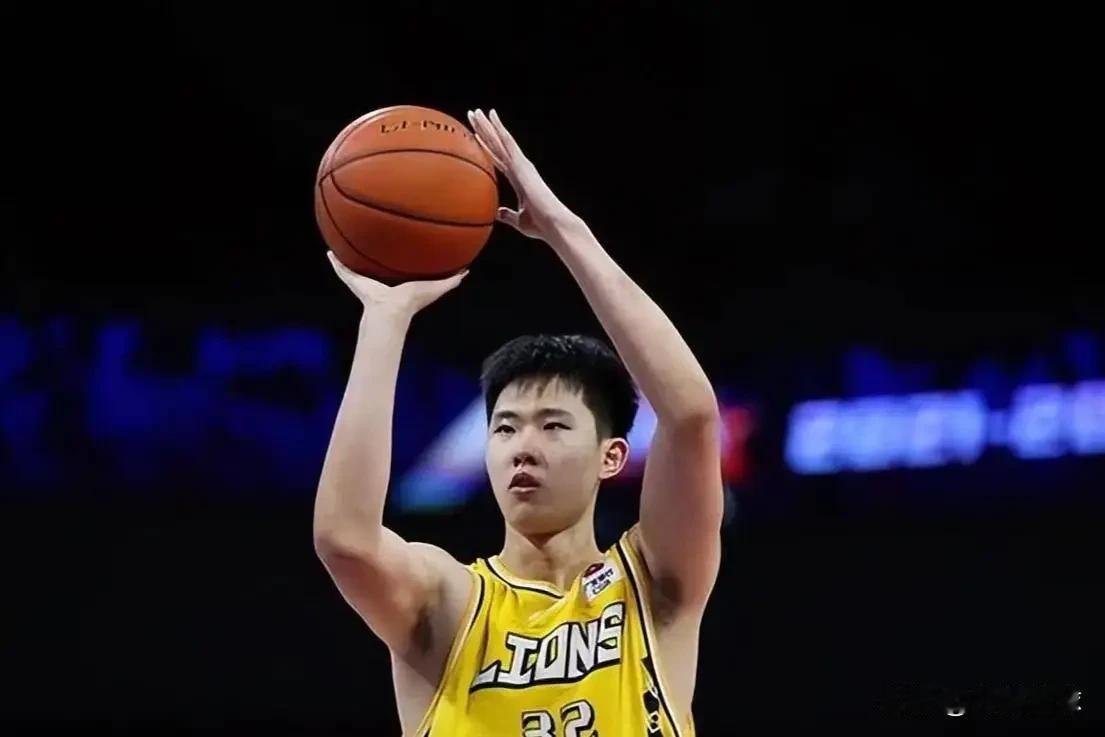 转会！NBA球员交易市场一触即发，诸多重磅交易已经得到宣布，只待最终签约。而北京