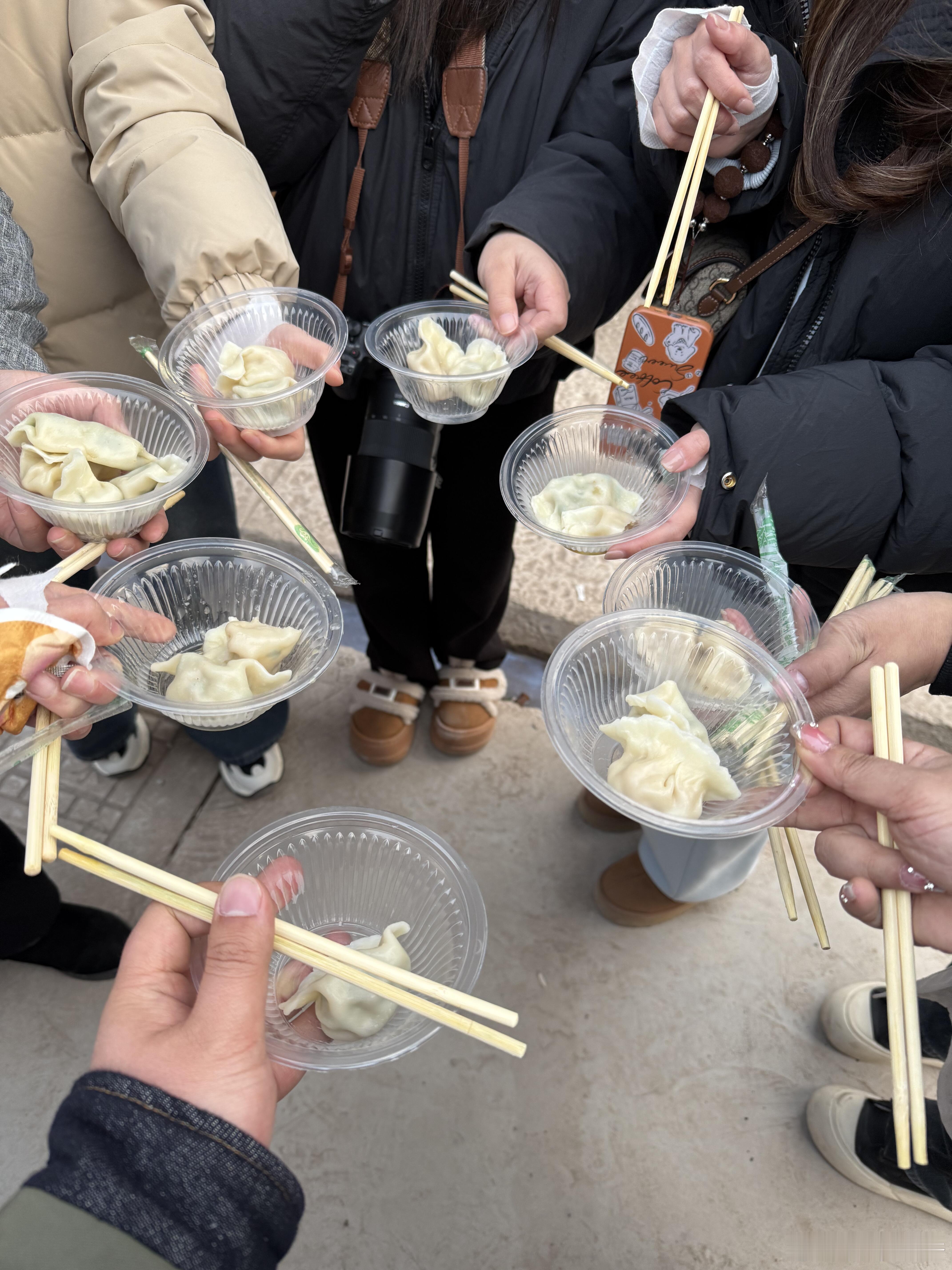 陈哲远梦花廷  是谁在腊八吃到了送的暖心又暖胃的饺子，幸福了？是元宝姐姐🥰🥰