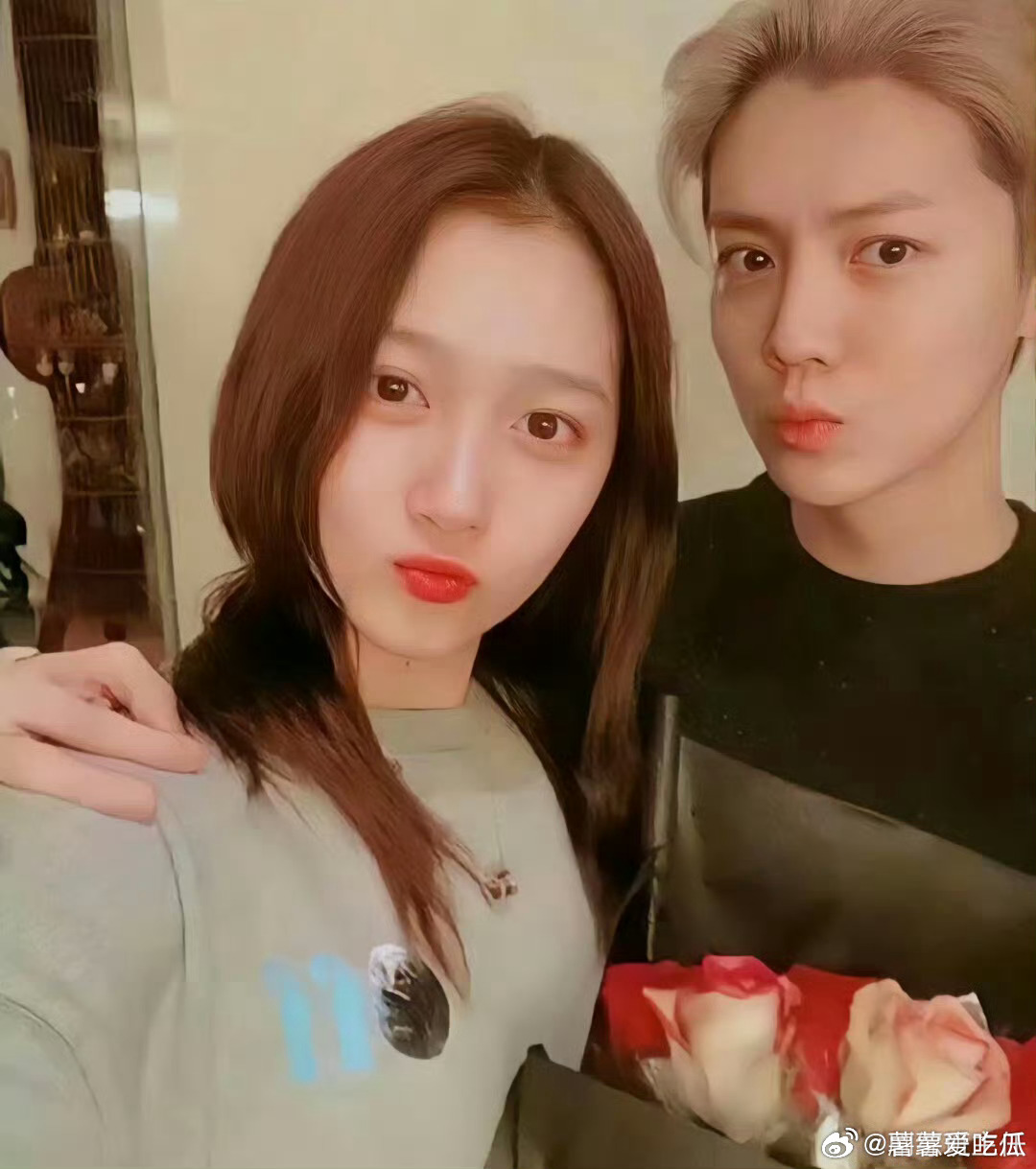 曝鹿晗和关晓彤分手原因网友们第10086次被这两口子maybe溜… 