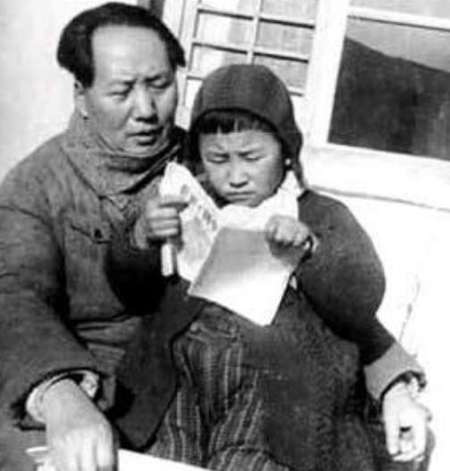 李讷生完孩子后生活压力巨大，毛主席亲自资助三千元，张耀祠却觉得这个数目还是远远不