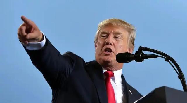 特朗普闹笑话，以总理或入狱？美军前高官警告：以色列会丢核弹！
2月28日，美以联