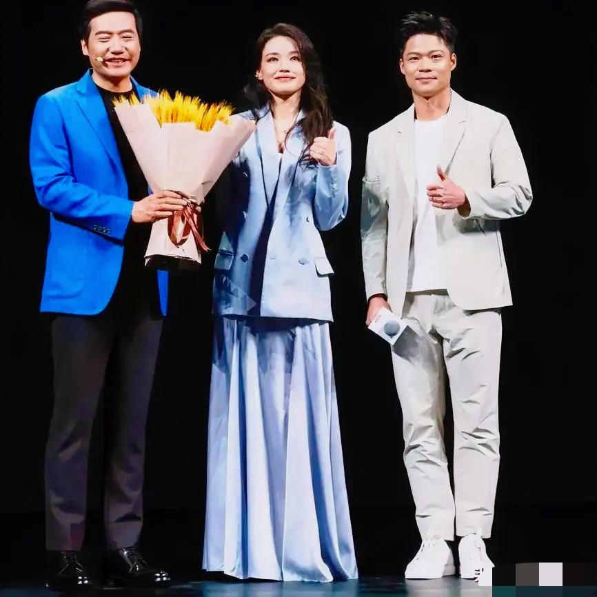 我能接受舒淇49岁，
也能接受她成小米SU7代言人，
但真的接受不了，49岁的舒