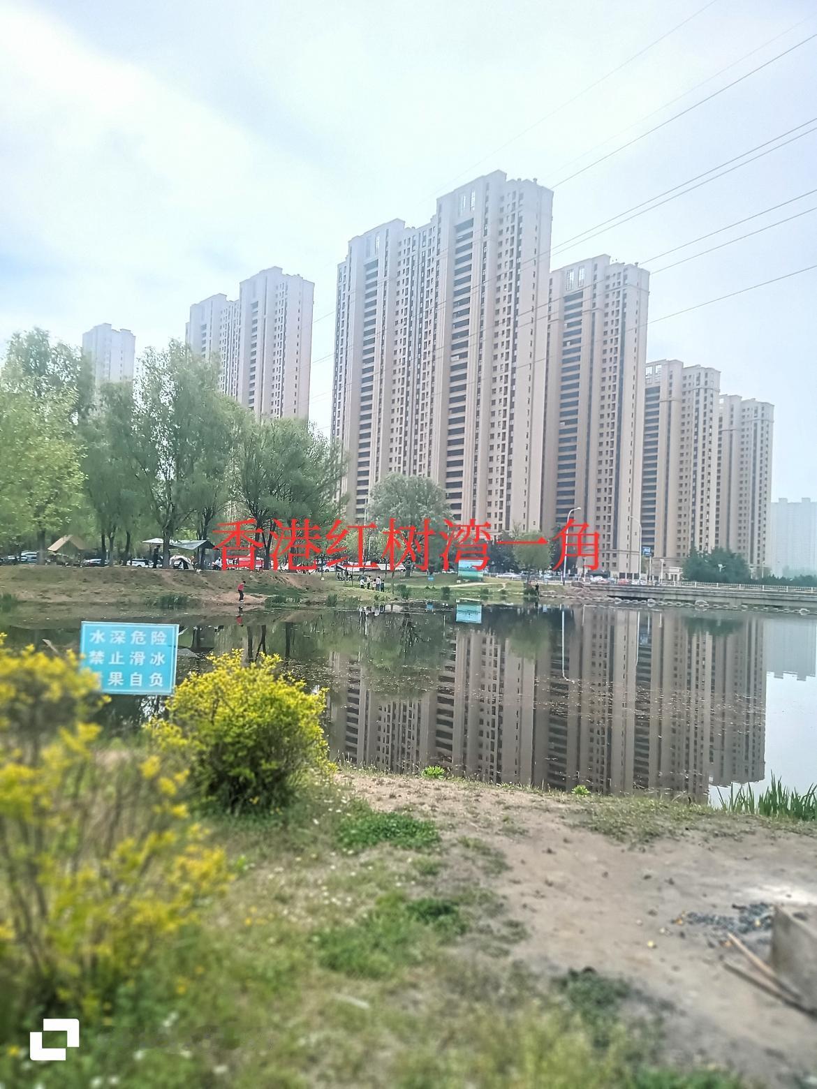 要一张图片证明去香港，那我首推香港的标志性建筑——中银大厦。我之前去香港时，专门