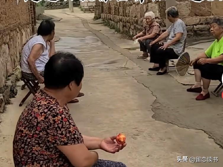 你信不信？好多婆婆都不知道自己做错了什么，儿媳妇总是拉着脸，对自己爱理不理的。