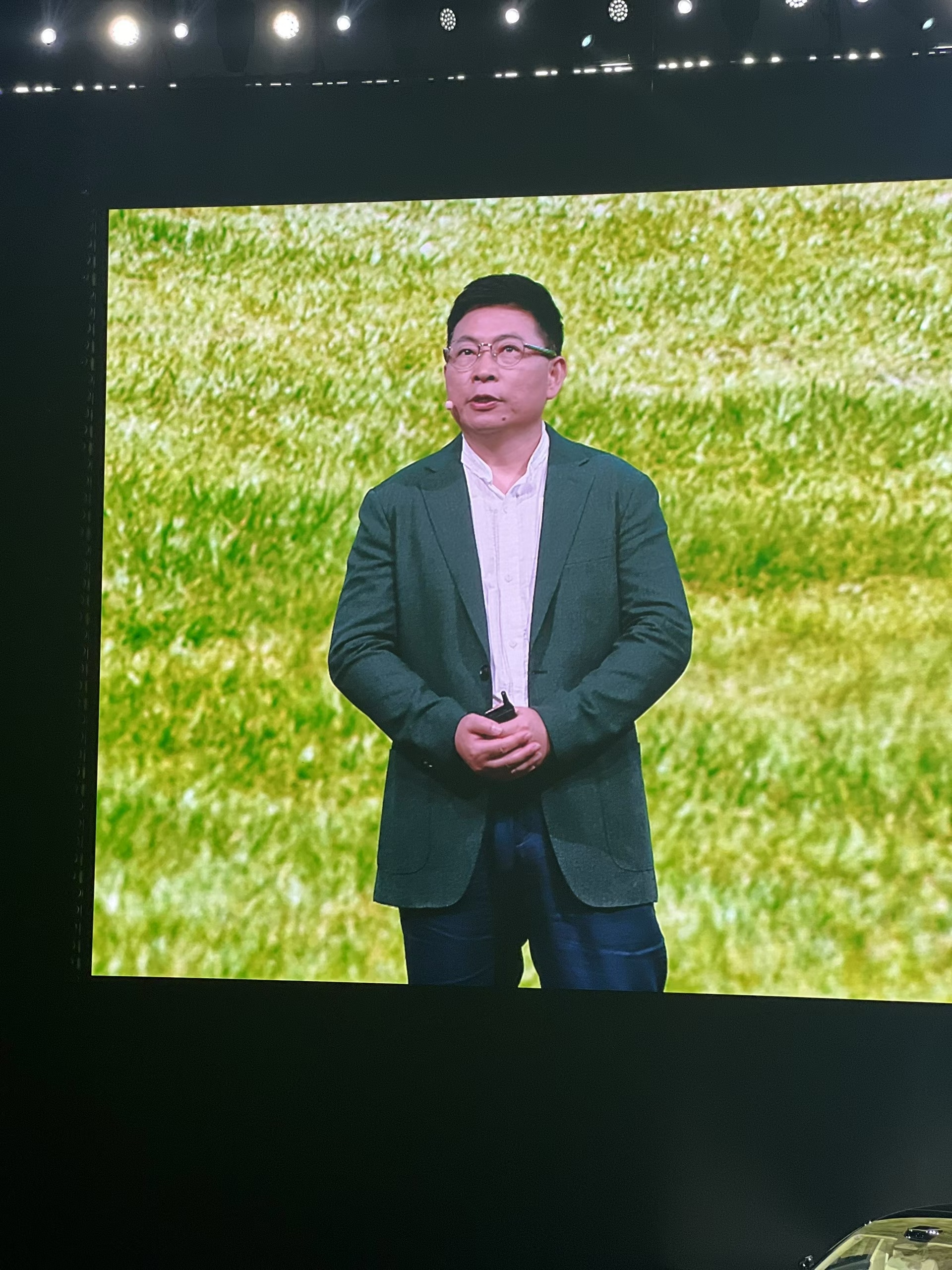 北汽董事长：余承东是地表最强产品经理！余总出品，必属精品。但人家余承东说，我是理