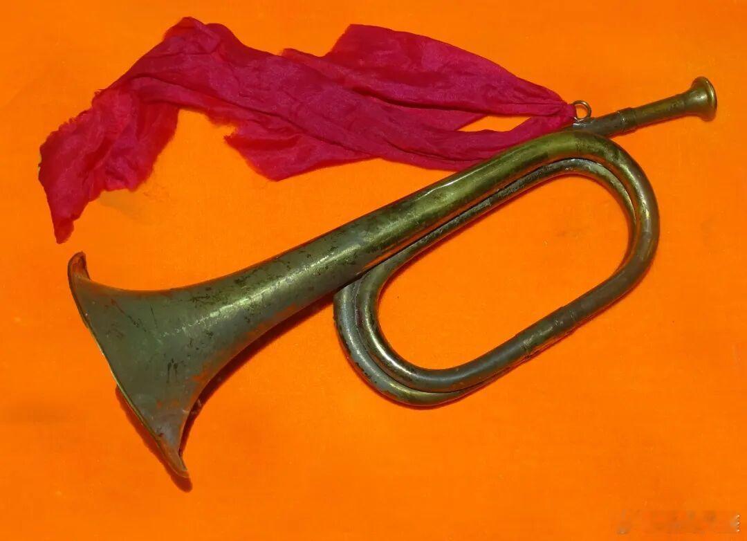 铸剑中原早安军营原原说早晚安 练兵场上号声里，总有一抹旋律让人格外振奋，它穿越烽