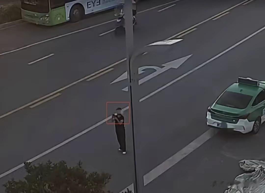举报人的信息怎么就到了被举报人手里？男子举报出租车故意遮挡号牌，反遭被举报人威胁