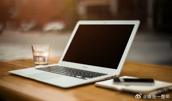 笔记本电脑销量暴跌40% 首先，2025年国补带来高基数与提前消费效应，叠加20