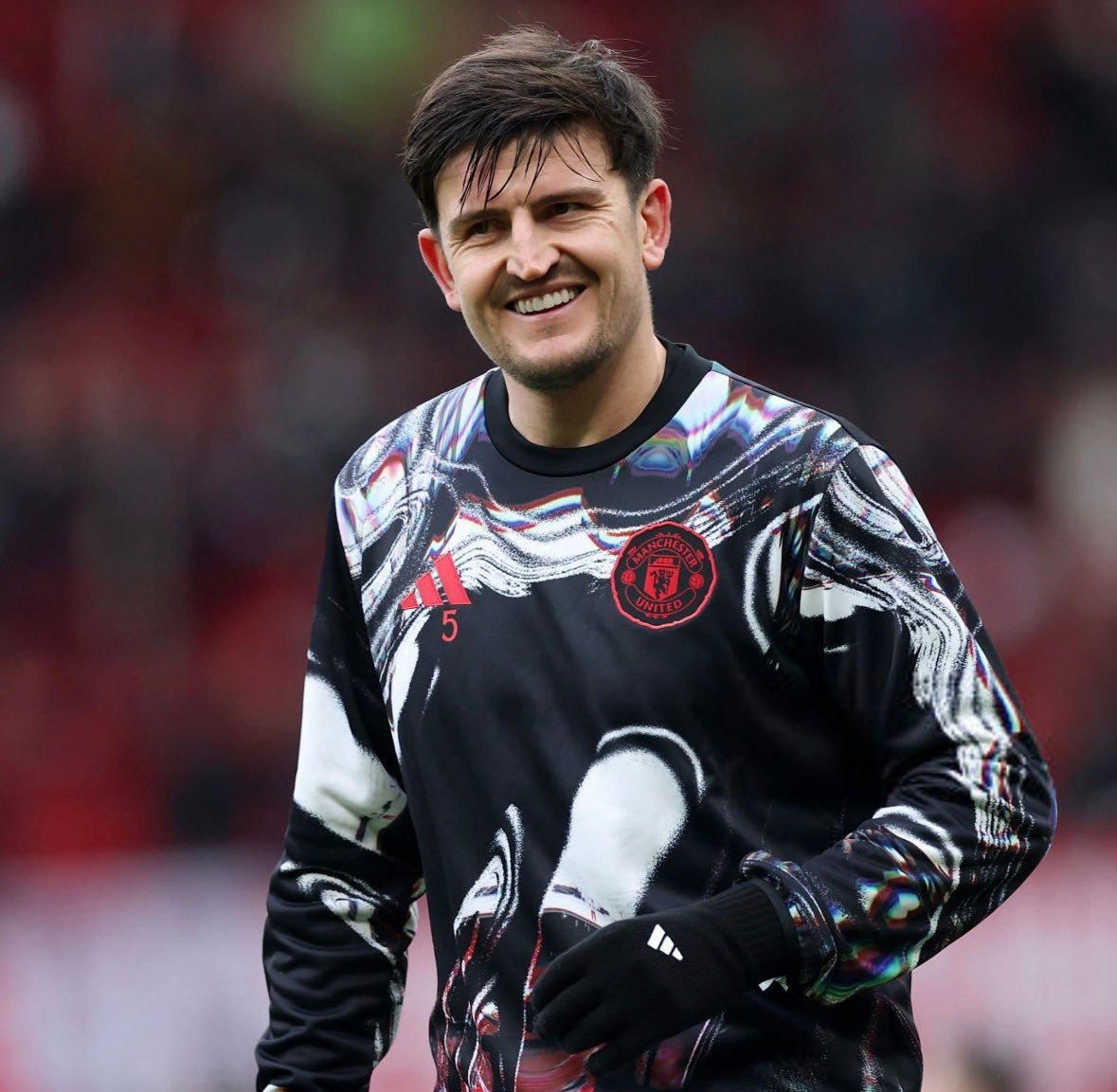 马奎尔谈续约：是的，（我的首选是留下来），我热爱这家俱乐部。但这对我自己来说必须