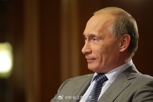 瓦洛佳小朋友[超话]  2010.在出访法国前夕，接受了法新社和法国电视二台的采