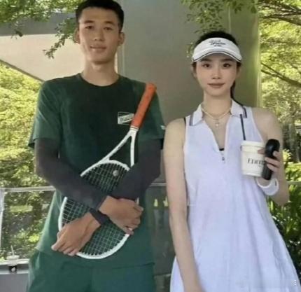 奚梦瑶照片一般，但是真人确实惊艳，照片完全没拍出她的美 ​​​