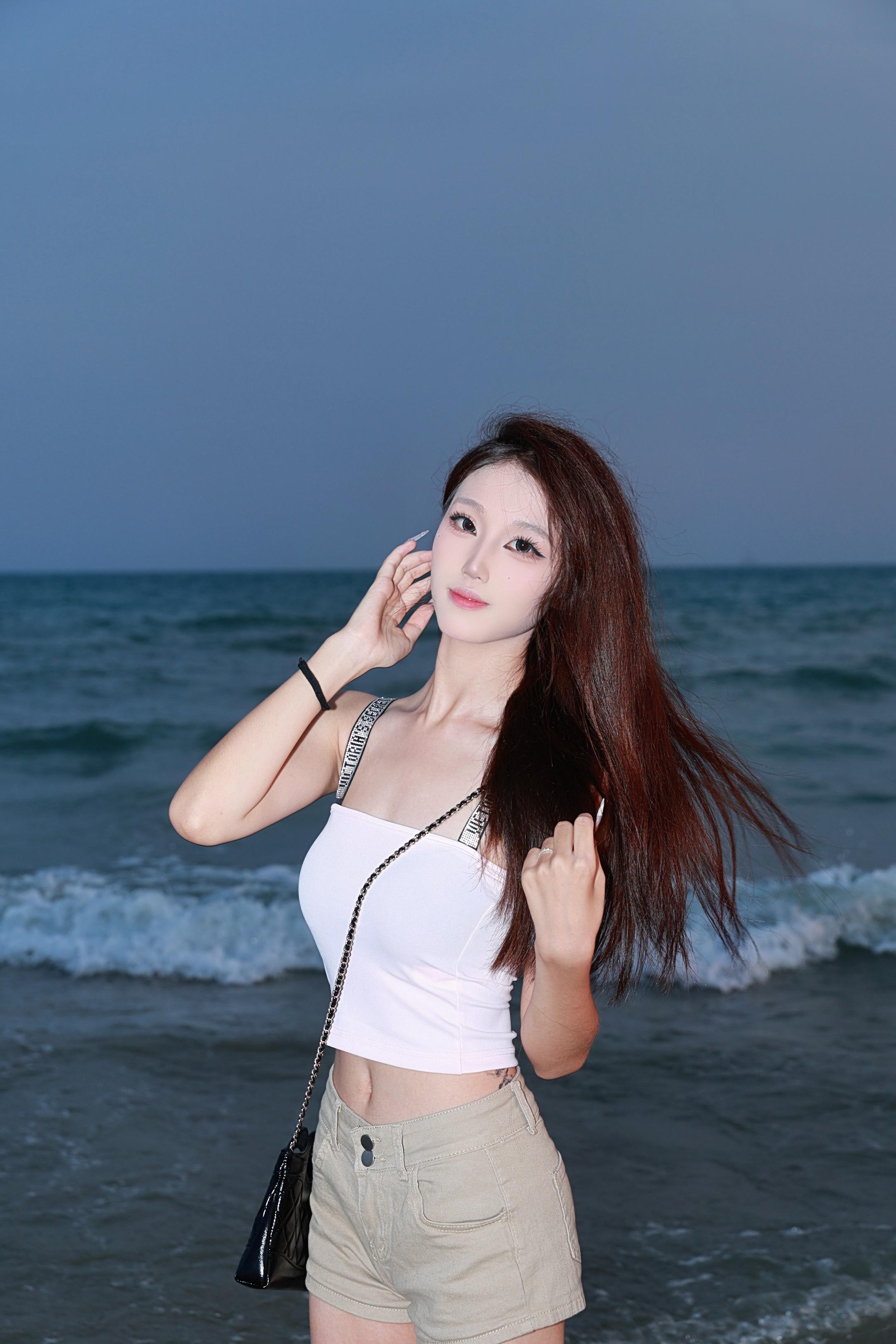 海边辣妹🌊📷💰😂。