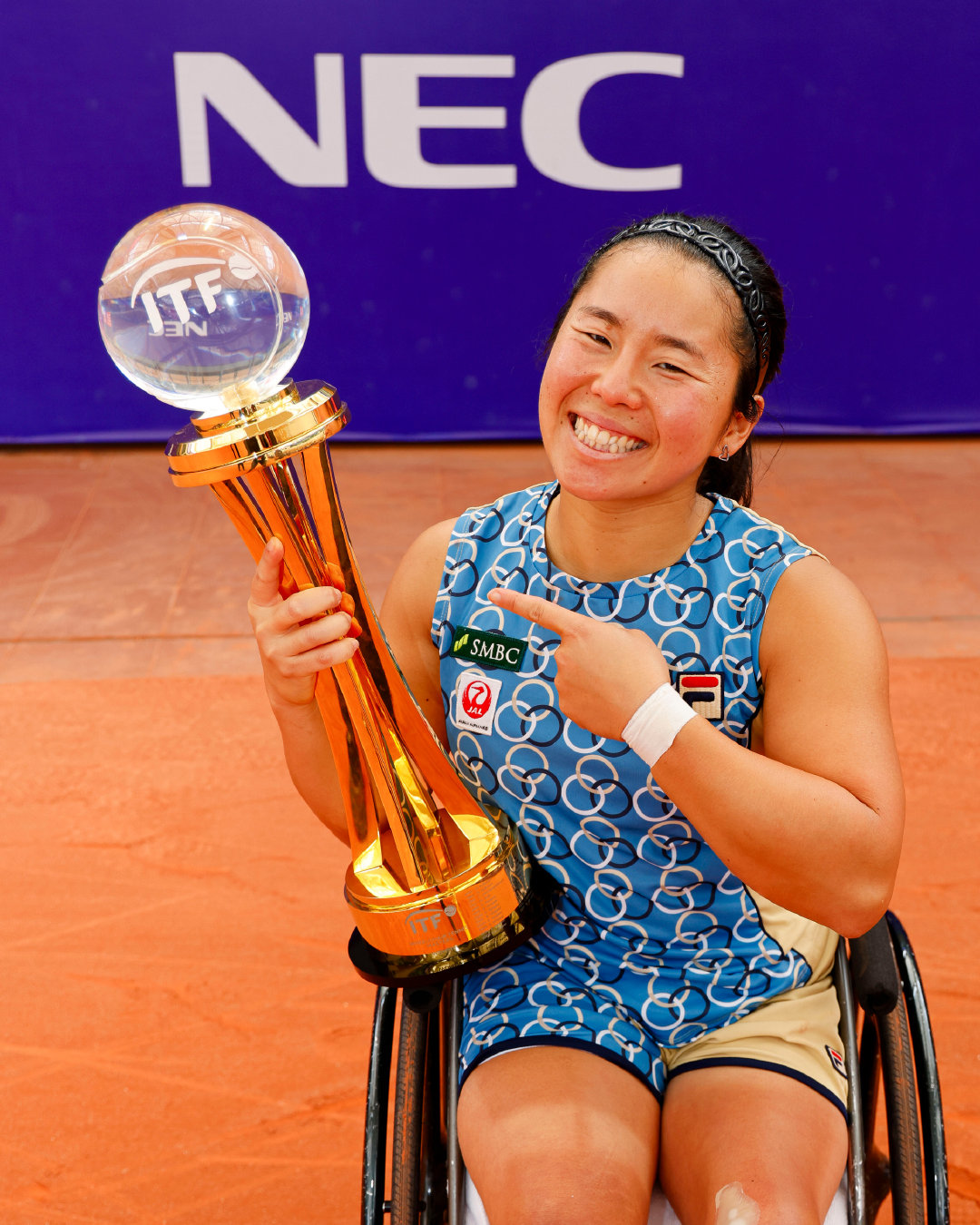 2025轮椅网球大师赛冠军出炉👇下肢组女单：上地结衣下肢组男单：小田凯人下肢组