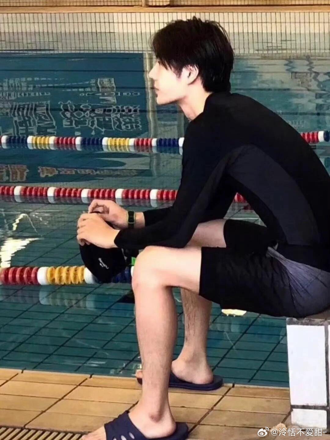 像极了来陪琑儿上游泳课的王一博[干饭人][干饭人] ​​​