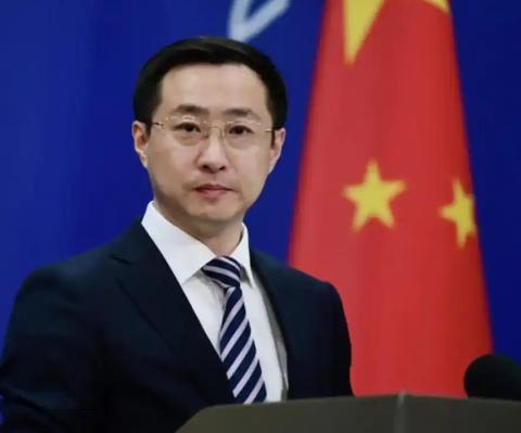 为什么中国现在敢和美国硬刚了？答案很简单，从2018年看到现在，傻子都看明白了，