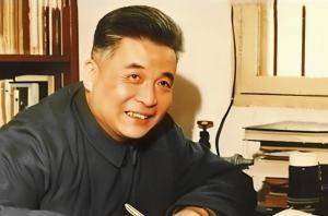 1986年，弥留之际的邓稼先向中央提出一份建议书，指出世界上的核弹理论水平接近极