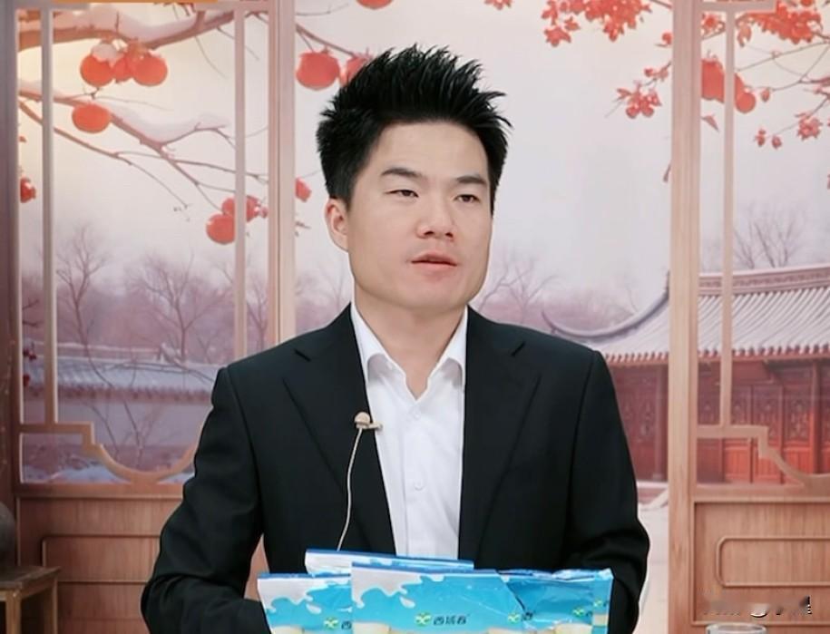 董宇辉太勇了
直接宣布火遍全网的蓝胖子奶粉
被他们下架了，要求厂家清洗厂房和生产