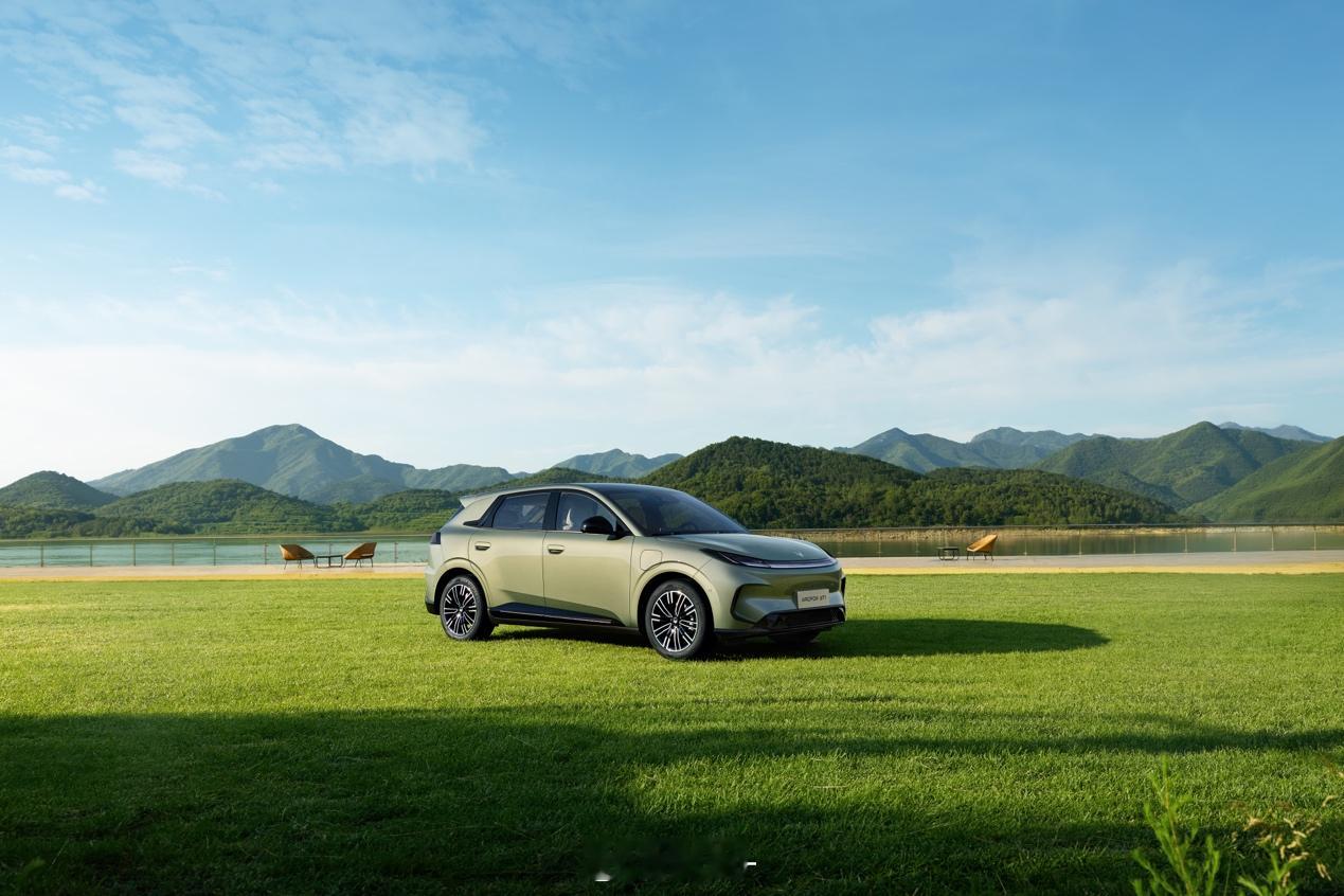 极狐贝塔 T1 550 来了，8 月 31 号上市，限时 7.68 万起。这个价