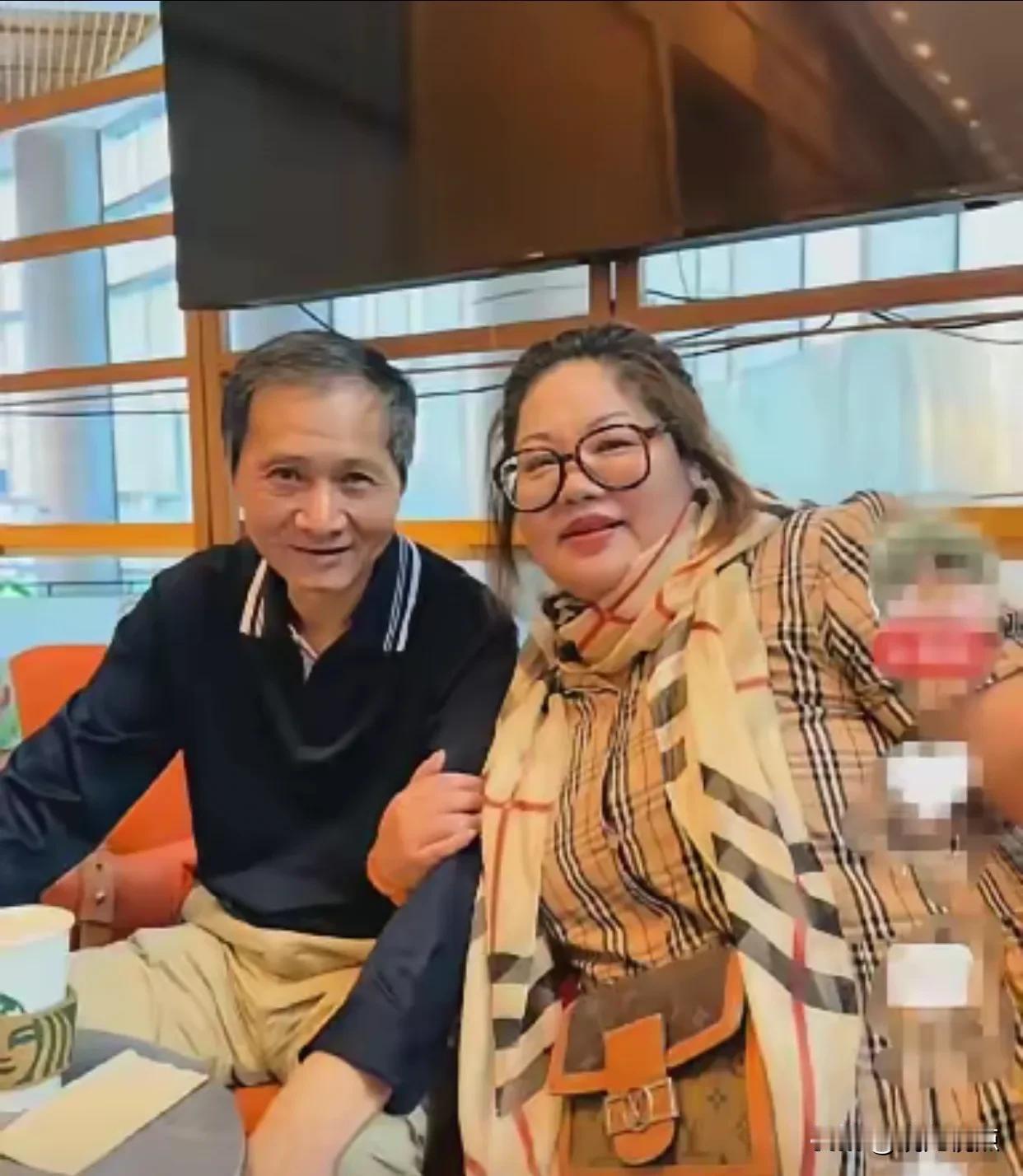 全网都在找他！估计这个信口开河的上海“爷叔”不敢再公开露面了！
害人不浅，特别是