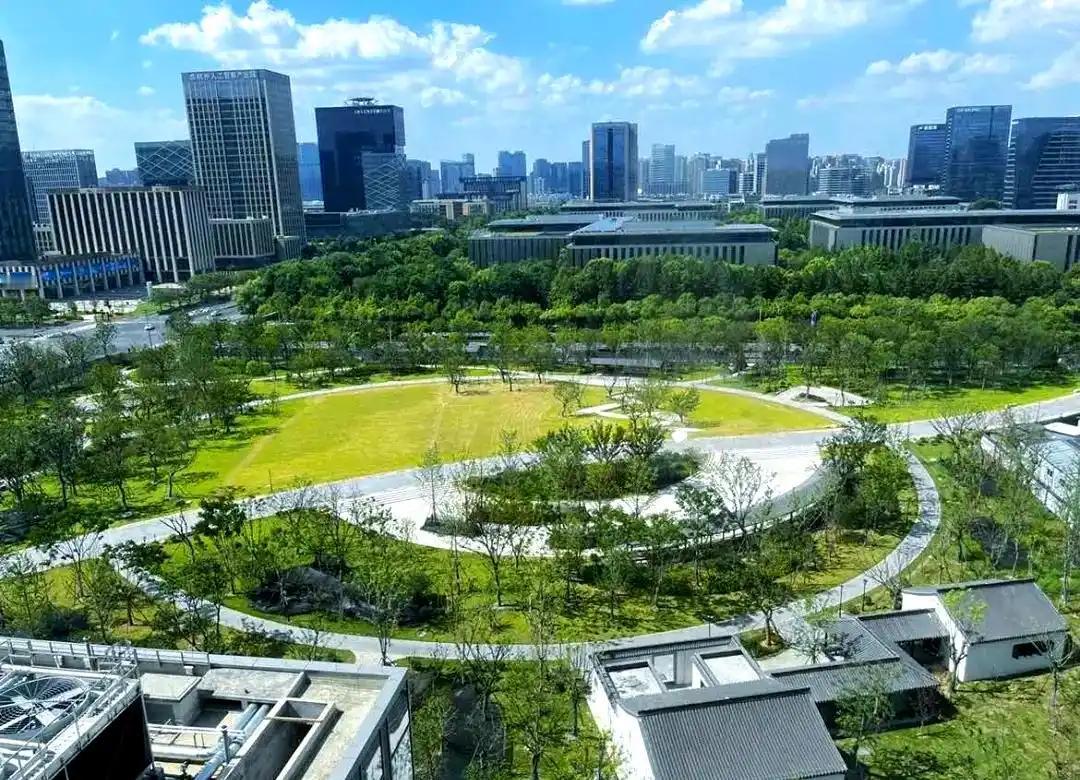 城市更新改造真是太赞了，让生活向“美”、城市向“新”。国家印发相关意见，推进城镇