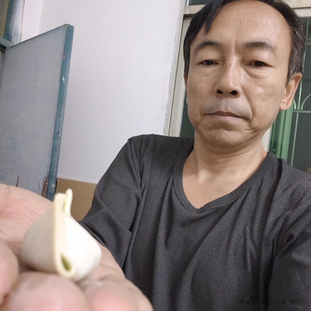 两广地区突然降温了，今天晚上广州体感只有9度了，这也是我来广州这么久了，感觉今天