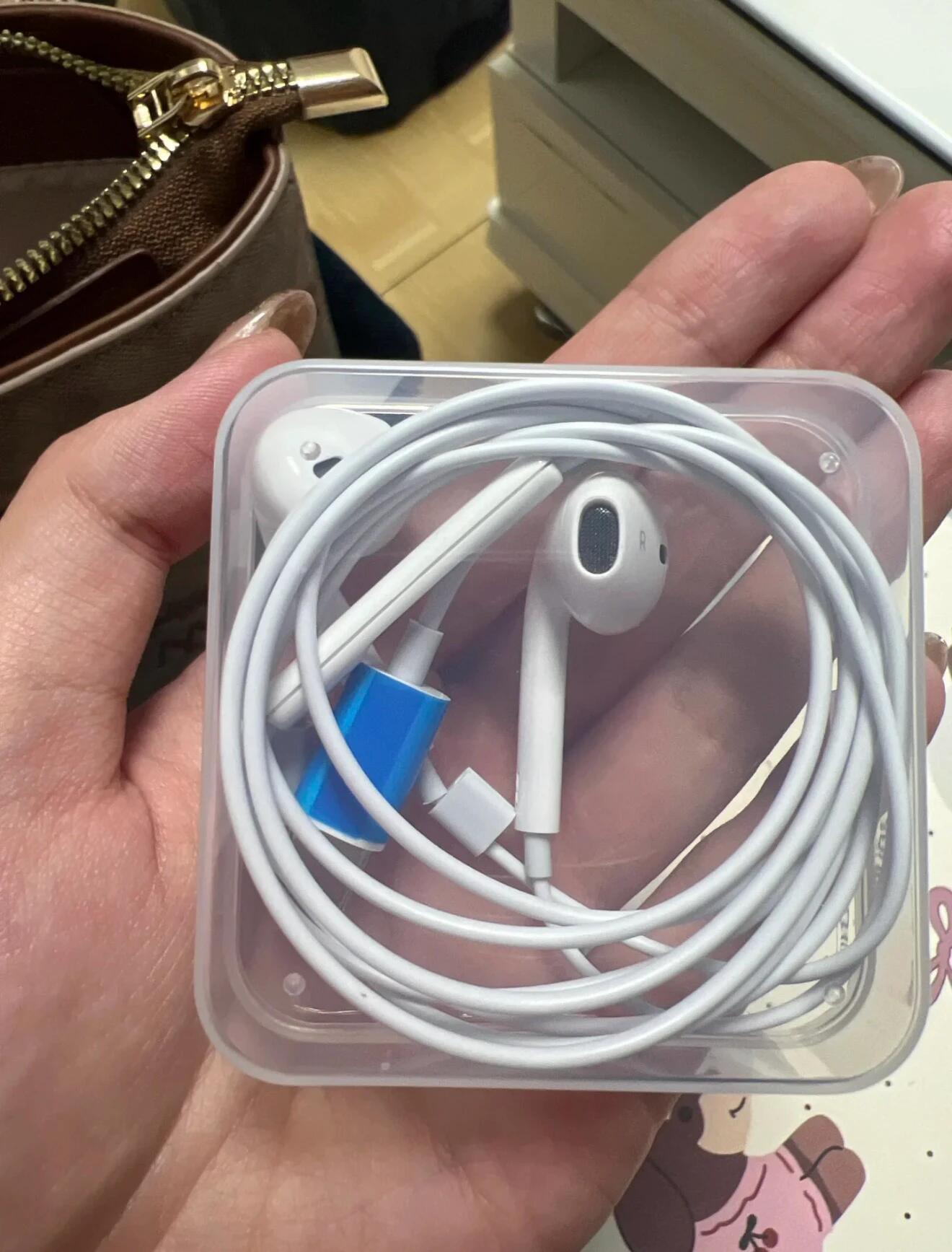 有线耳机为啥又翻红我以前很讨厌用有线耳机，每次从包里拿出来都卷成一团根本没有耐心