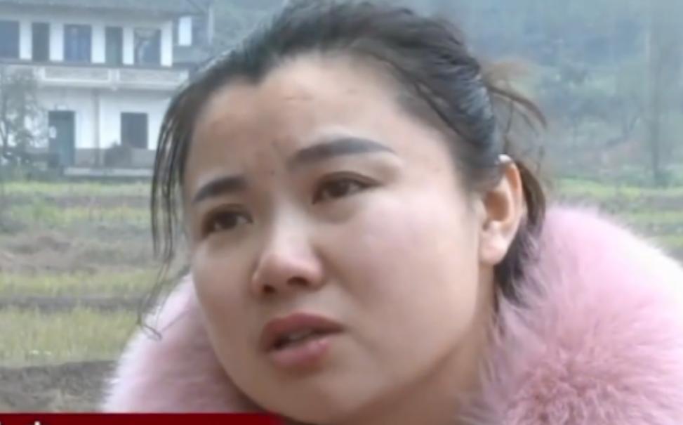 2015年，河南一女子在工厂干活时，突然，一句不经意的方言飘进耳朵，猛地回过头，