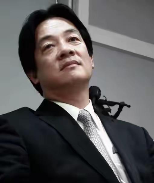 架空赖清德的时候到了，台湾有机会和平演变。等他出访回来让他看看什么叫物是人非。