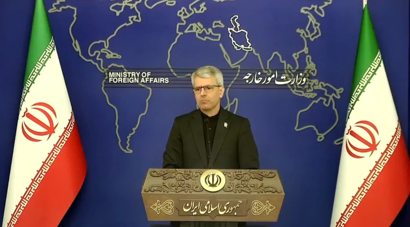 #伊朗称美营救飞行员或为窃取浓缩铀#【伊朗外交部发言人：美方营救飞行员行动或为窃