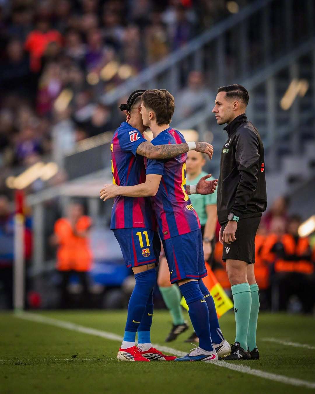 🏟️在家，享受欢呼，享受足球，享受所有爱✨巴萨5比2塞维利亚 全场最佳图集📸