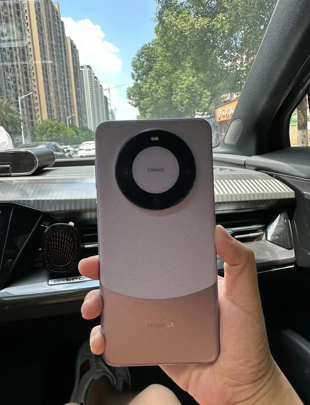 又整了一台，看着媳妇那台水果11就闹心，总是要我开热点给她，电池也遭不住了，不管