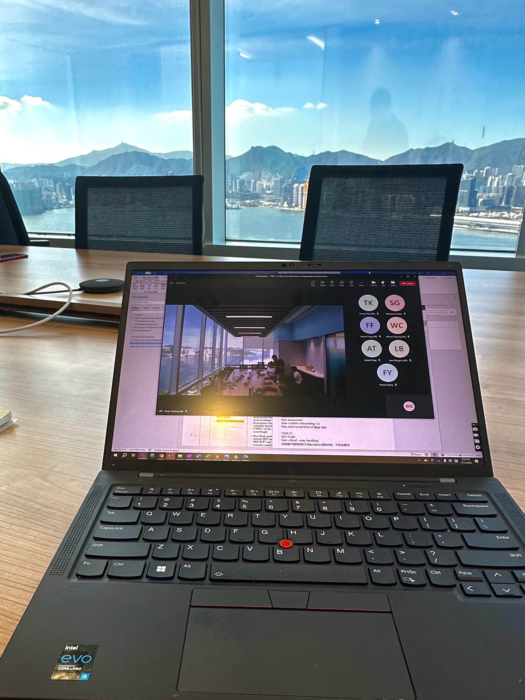 太喜欢在这间会议室开会 累了直接看海 ​​​