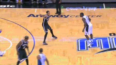 巅峰奥拉迪波这个转身过人，太快了！NBA