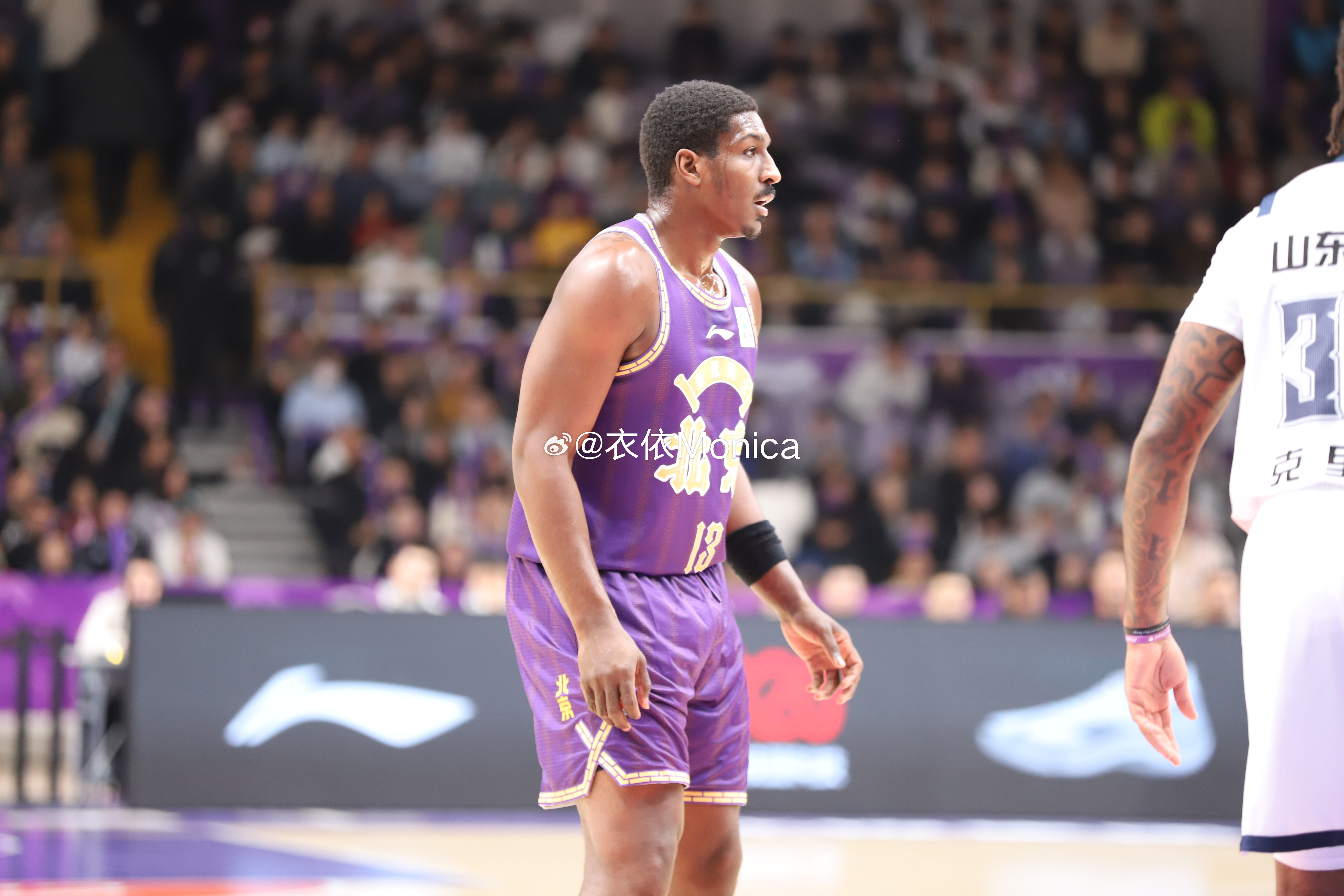 有没有人觉得，北控这个新外援佩里，有点像张伯伦啊！北控男篮