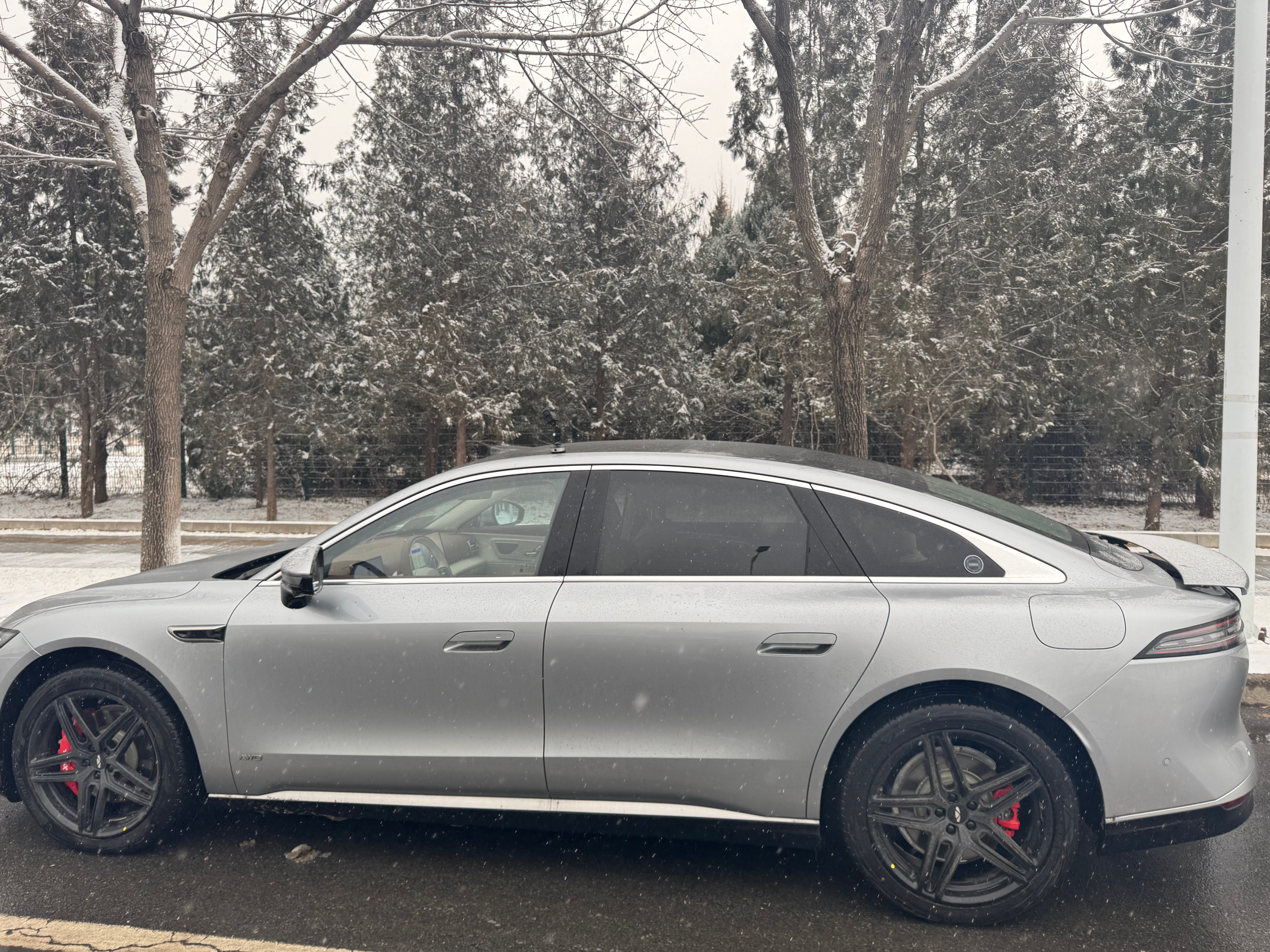 北京下雪 还在评测汽车的小男孩此时此刻你在干嘛2025初雪摄影大赛