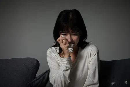 为什么女人出轨，不会被男人原谅呢？

为什么男人出轨，哪怕是几次，女人都会原谅，