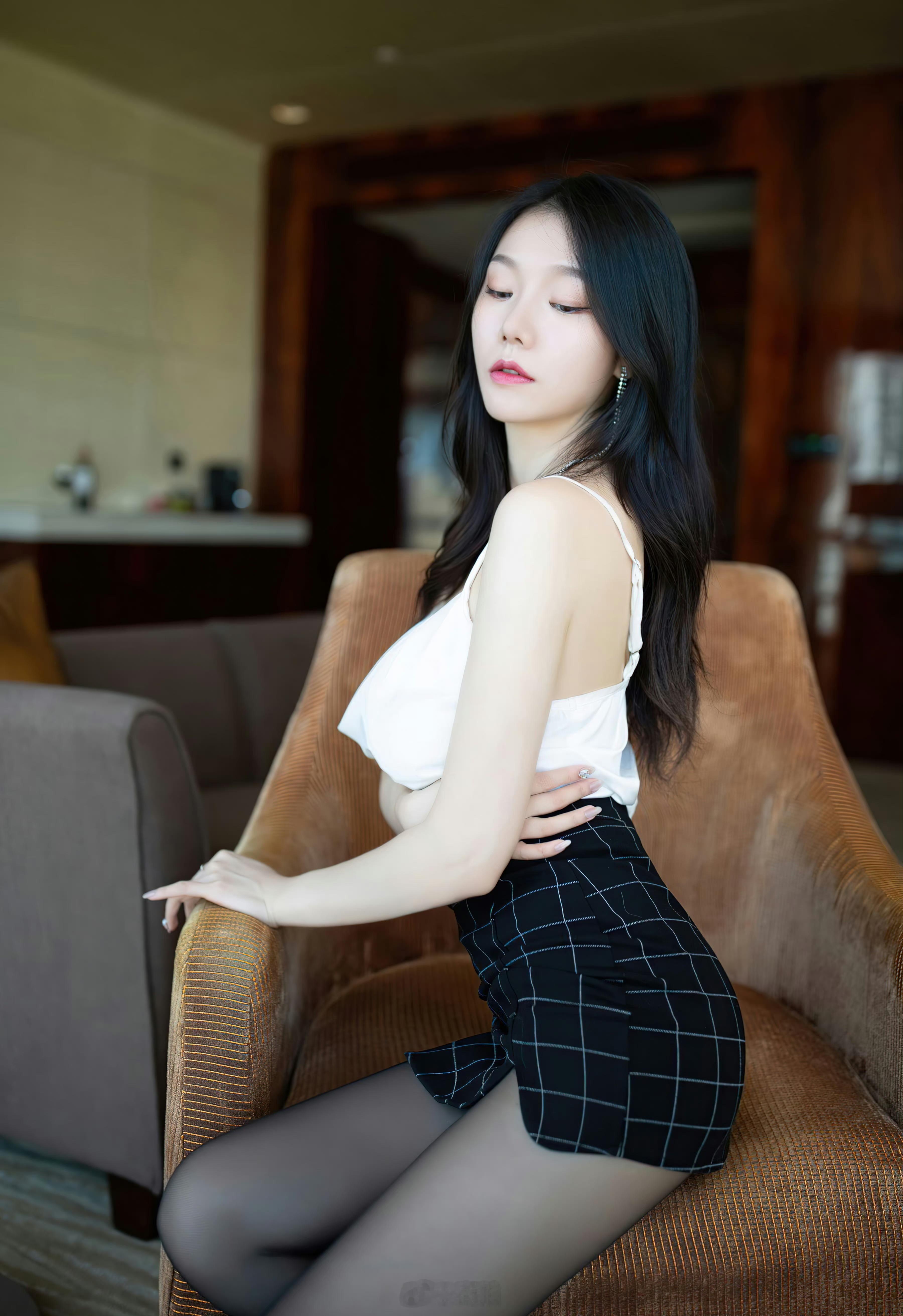 黑白配的女孩 ​​​