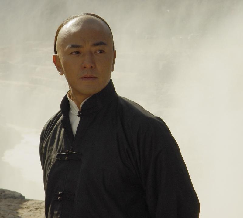 梁小龙最经典的角色是哪个 梁小龙最经典的角色，我觉得非“陈真”莫属。1981年《