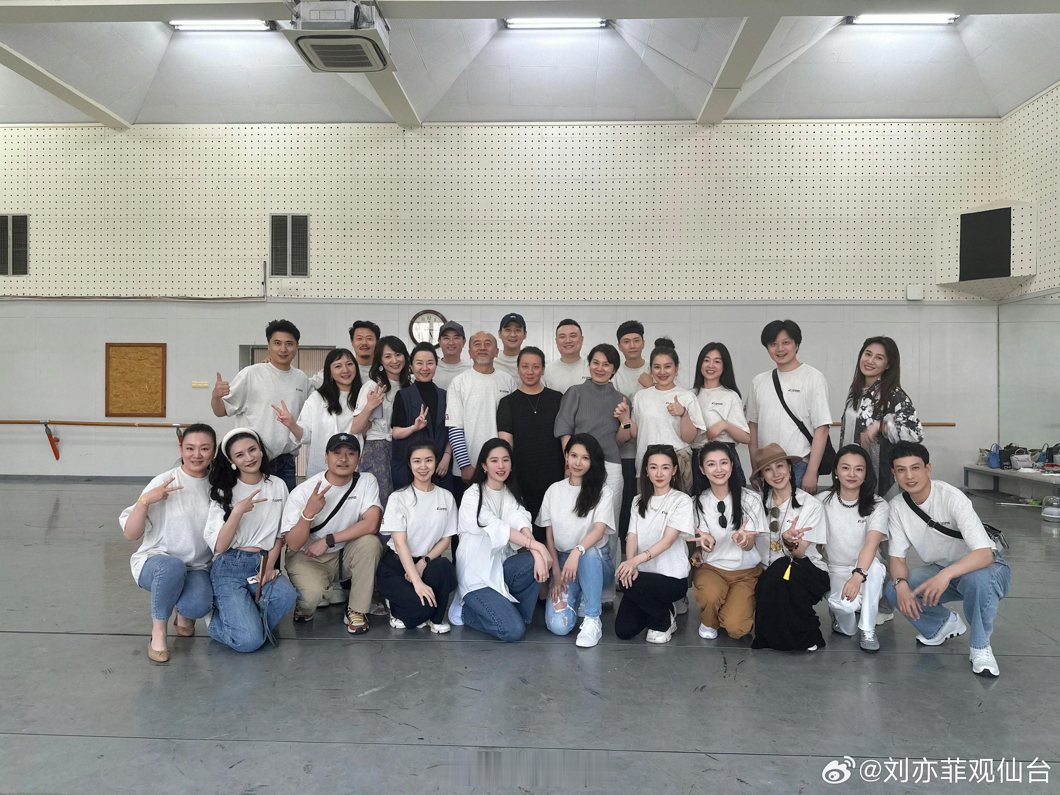 【刘亦菲图】20周年同学聚会～刘亦菲北电同学聚会照