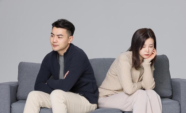  人老了才懂：没钱不可怕，怕的是枕边人成陌生人！

人到晚年，最大的悲哀不是没钱