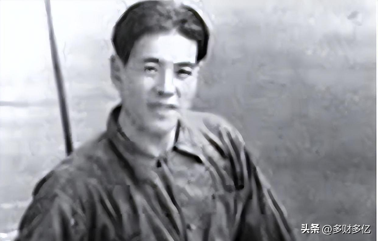 别被忽悠了！这位“吃喝玩乐”的开国功臣，根本不是躺赢
 
有人说他是天生的福将，