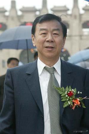 赖亚文当选新一届中国排球协会主席  赖亚文绝对是中国排球管理权的集大成者。她不仅
